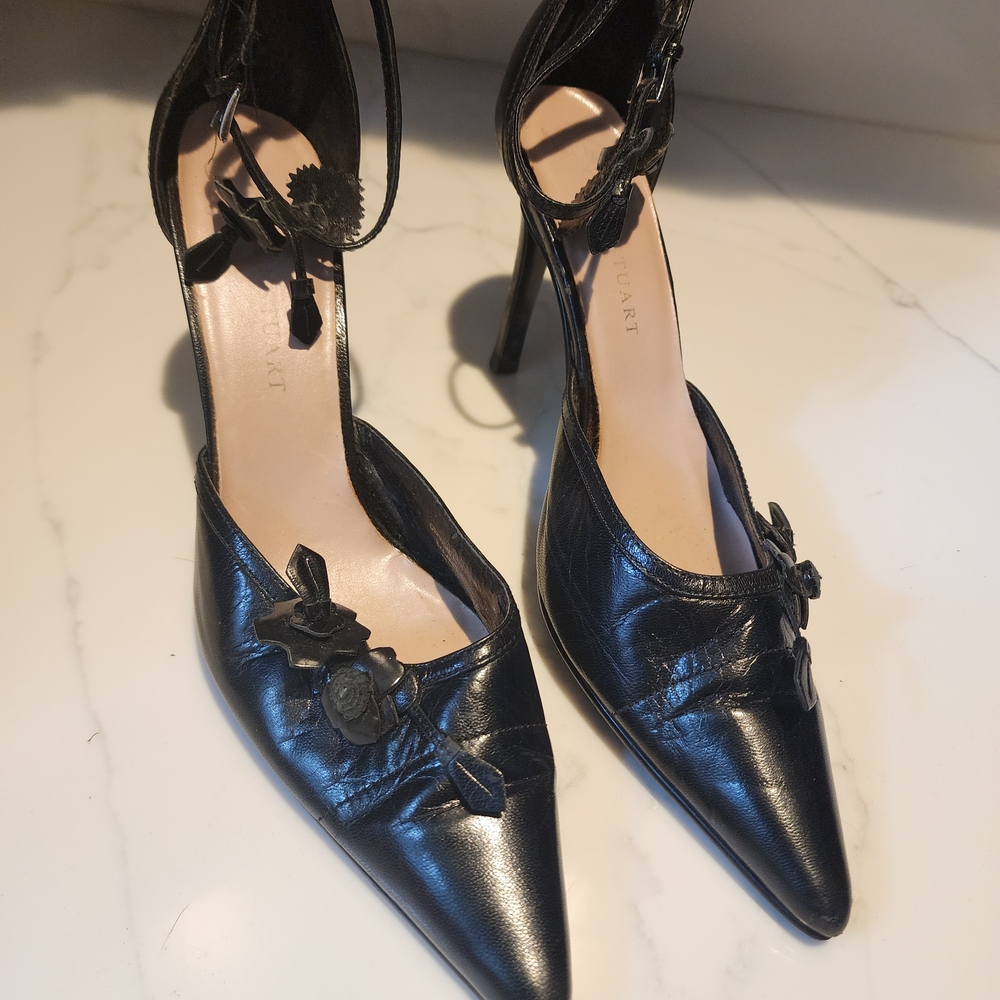 Colin Stuart Black Leather Women's Heels With Floral Detail